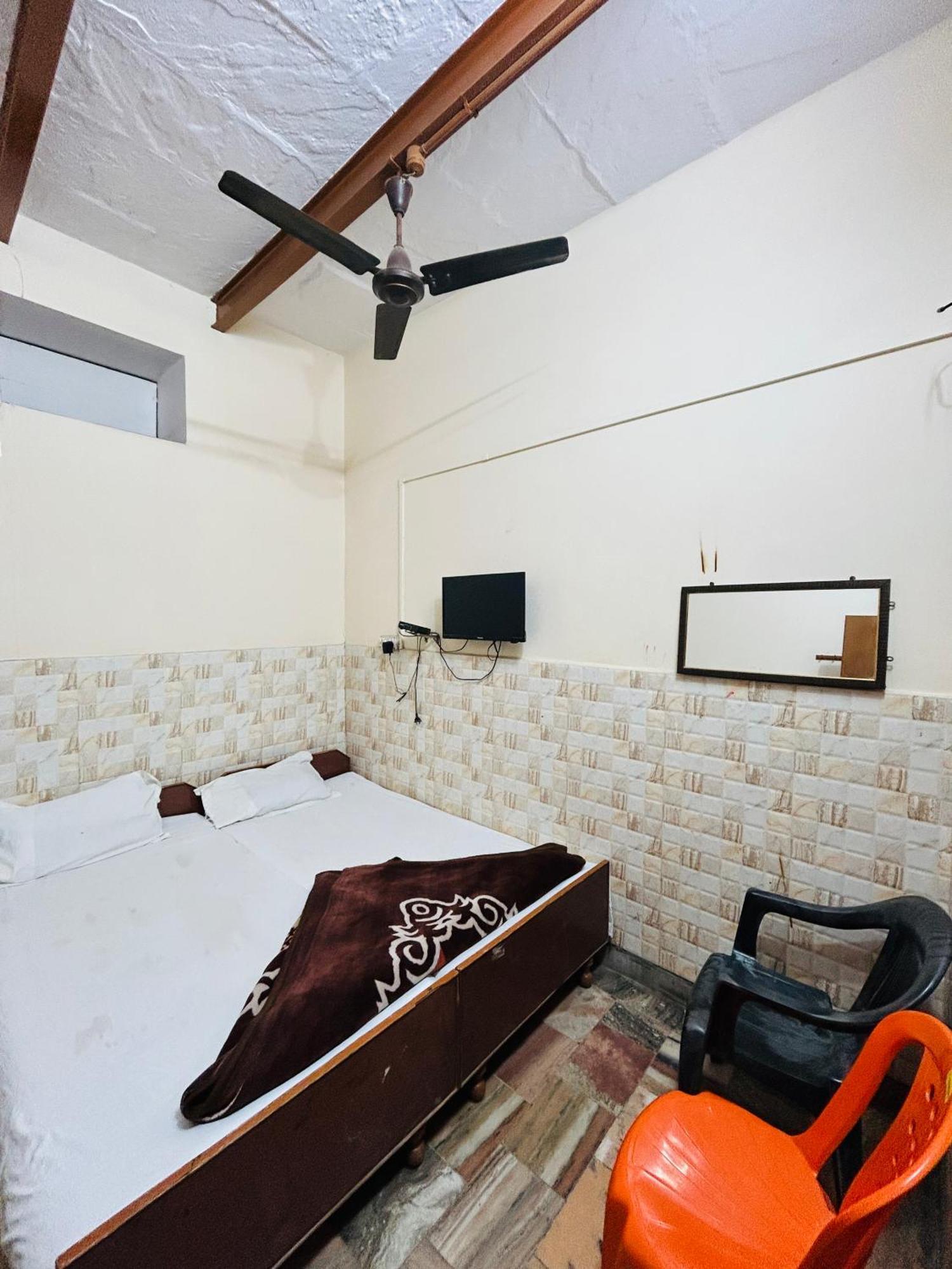 Satsang Lodge Varanasi Exterior foto