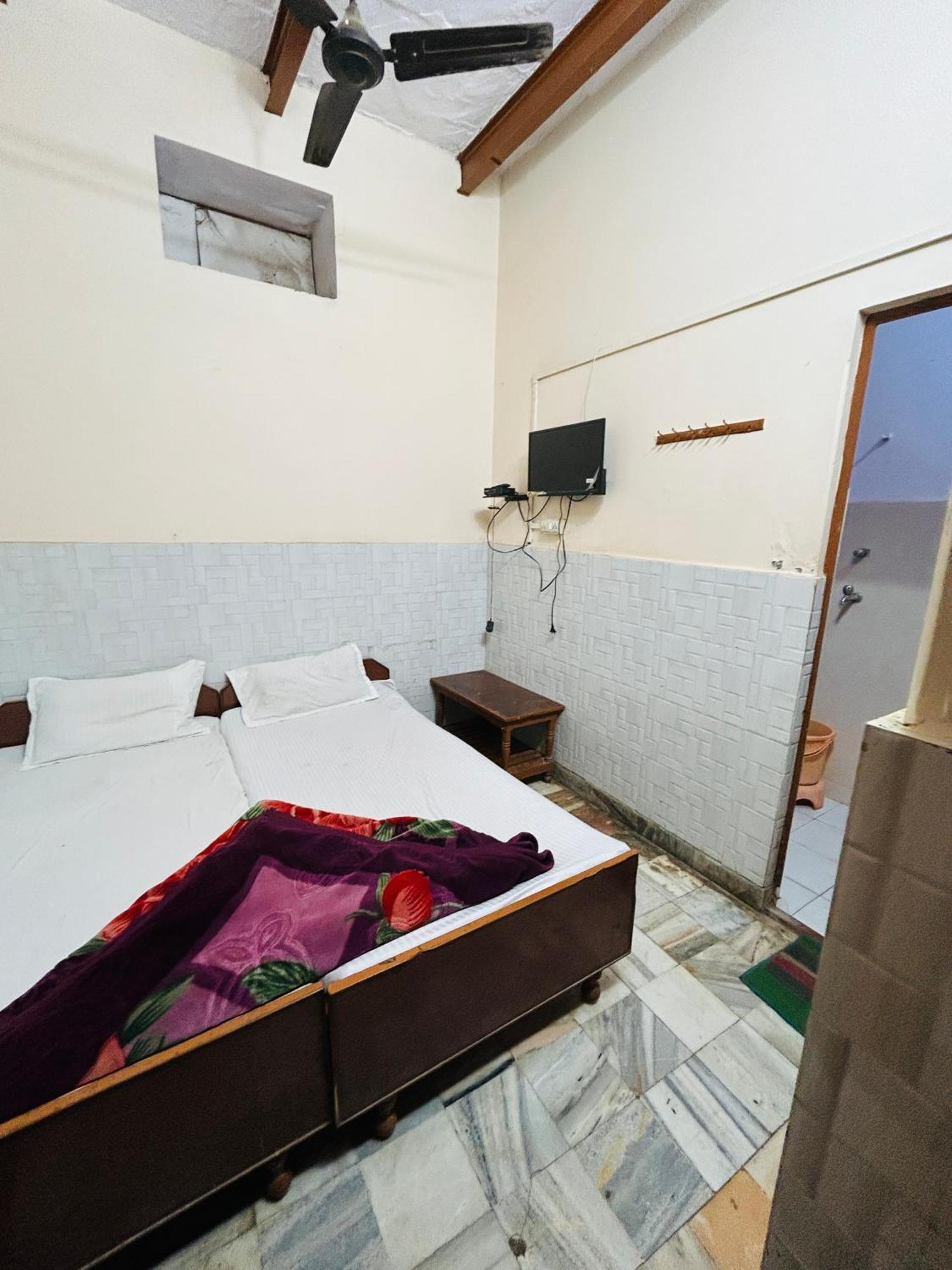 Satsang Lodge Varanasi Exterior foto
