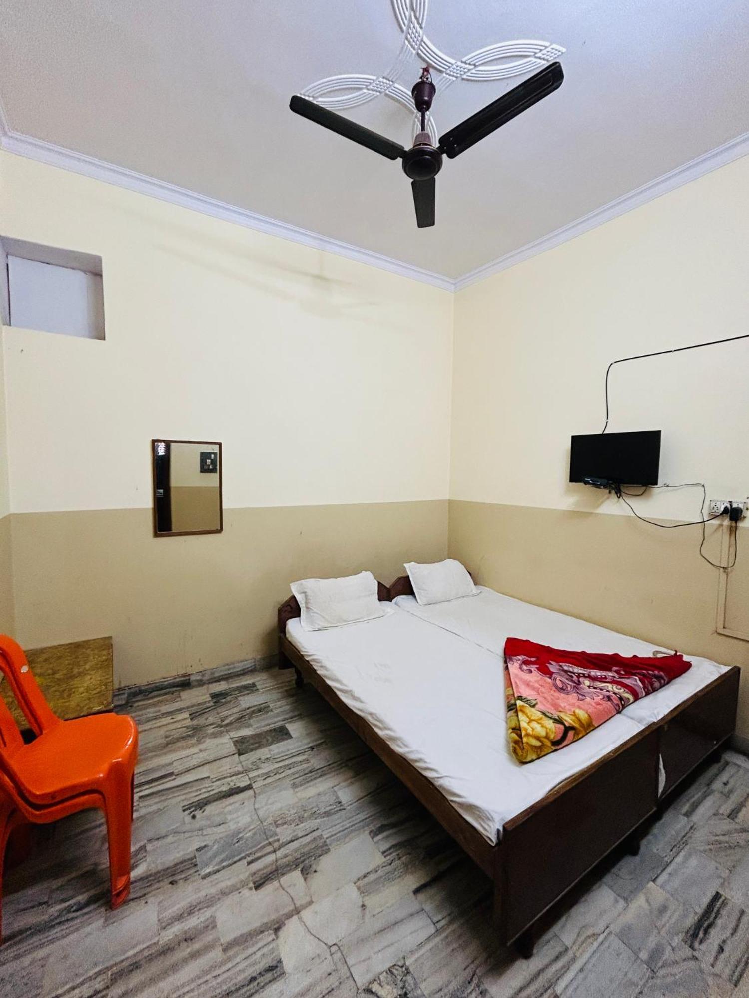 Satsang Lodge Varanasi Exterior foto