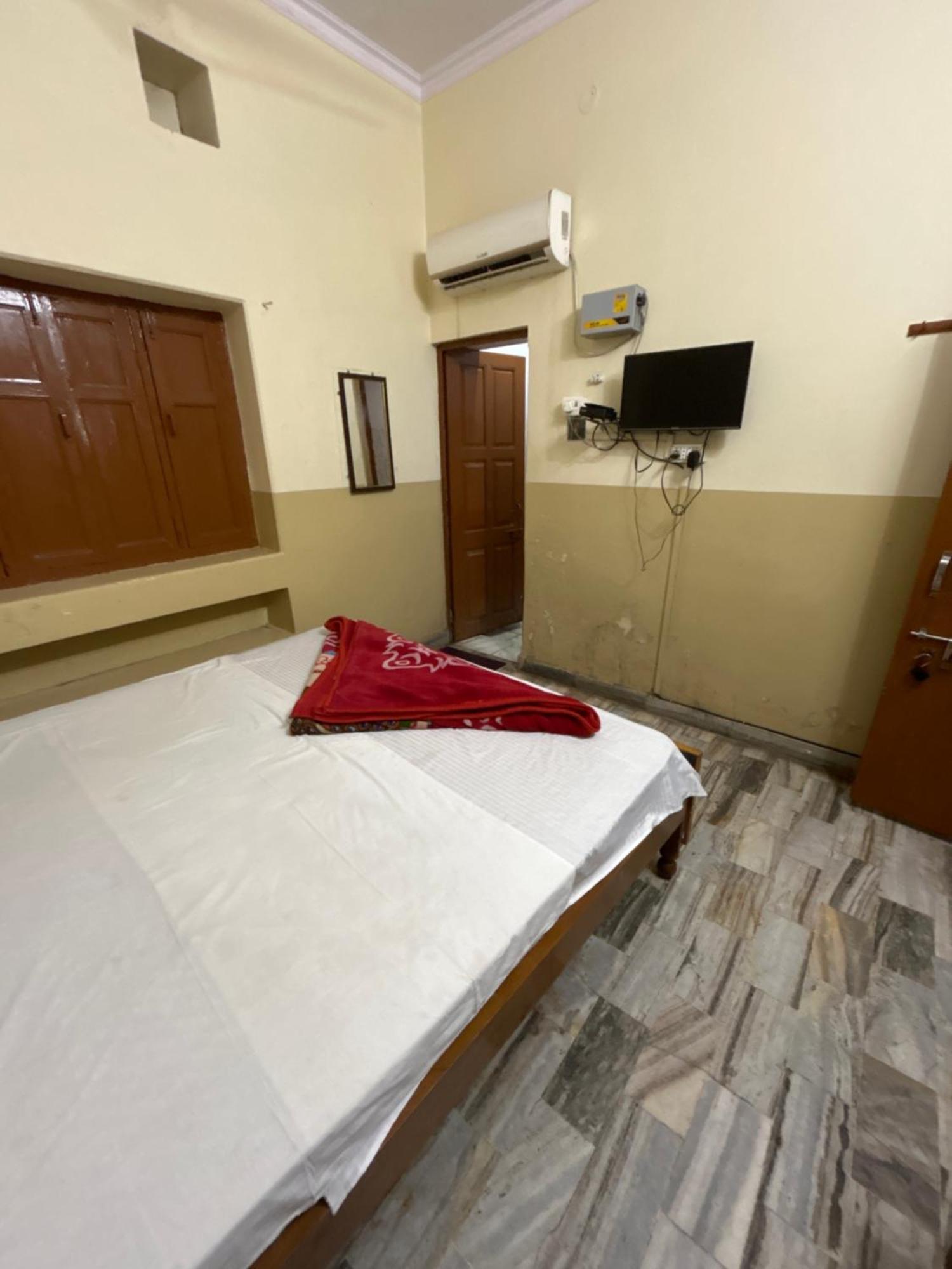 Satsang Lodge Varanasi Exterior foto