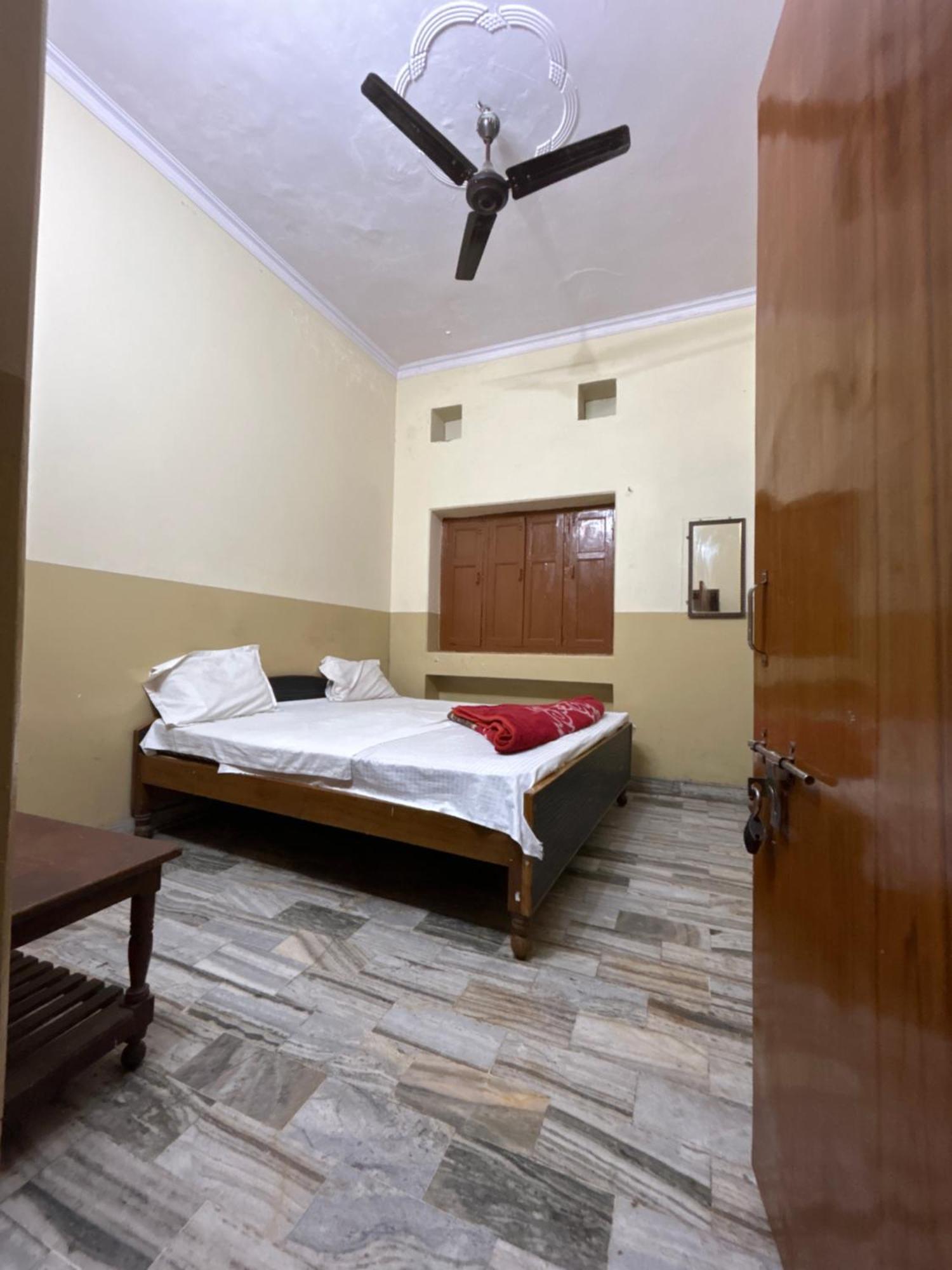 Satsang Lodge Varanasi Exterior foto